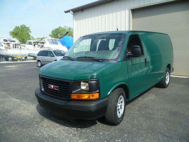 GMC Savana Cargo 2012 photo 1